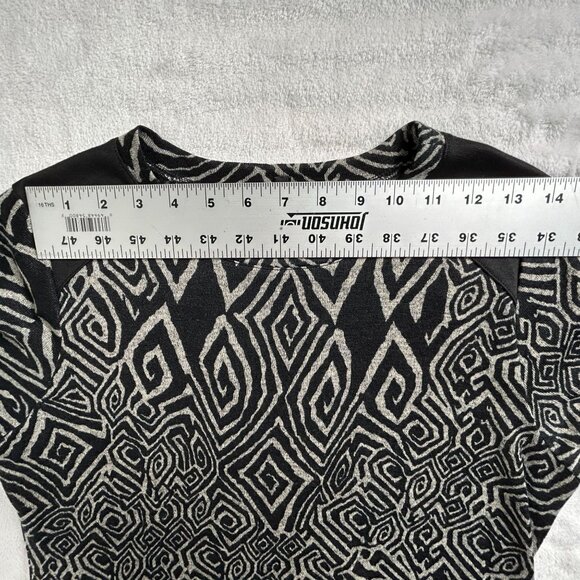 IC By Connie K Asymmetrical Tunic Top Medium Black & White Geometric Print USA - Picture 5 of 7